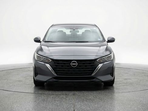 Used 2025 Nissan Sentra SV image 2