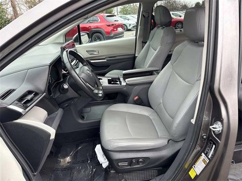 Used 2024 Toyota Sienna XLE image 14