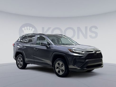 Used 2025 Toyota RAV4 LE AWD/4WD image 22