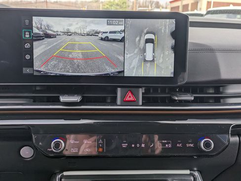 New 2025 Kia Carnival SX Prestige image 16