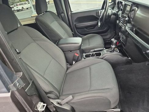 Used 2021 Jeep Wrangler Sport AWD/4WD image 27