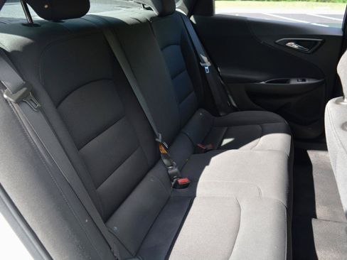 Used 2023 Chevrolet Malibu LS FWD image 15