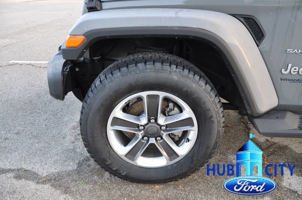 Used 2021 Jeep Wrangler Unlimited Sahara AWD/4WD image 9