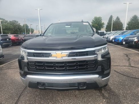 Used 2024 Chevrolet Silverado 1500 LT AWD/4WD image 6