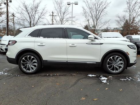 Used 2022 Lincoln Nautilus Reserve w/ Equipment Group 201A image 8