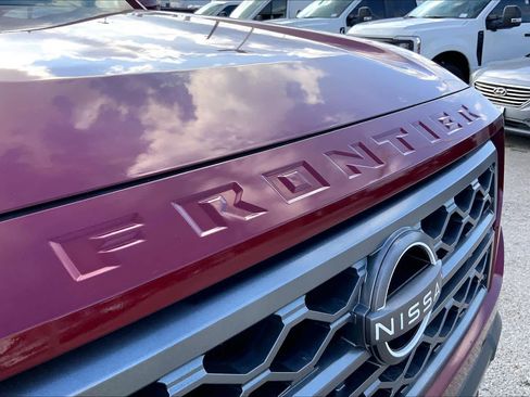Used 2022 Nissan Frontier SV image 56