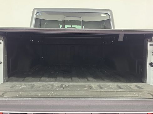 Used 2023 Jeep Gladiator Sport AWD/4WD image 14
