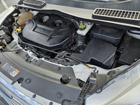 Used 2017 Ford Escape Titanium image 18