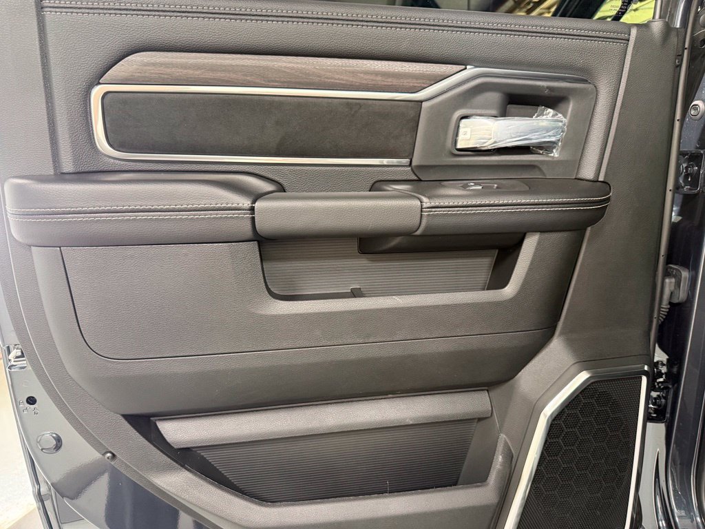New 2027 RAM 2500 Laramie AWD/4WD image 19