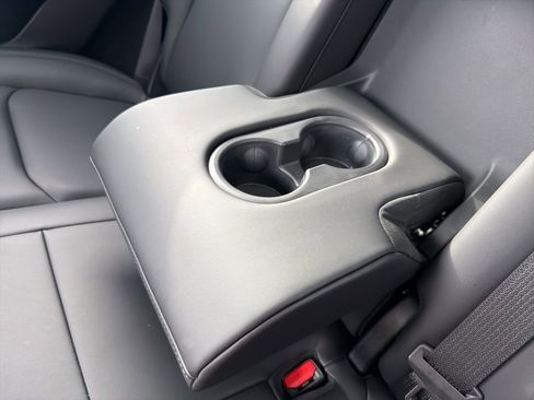 Used 2023 Tesla Model Y Long Range image 31