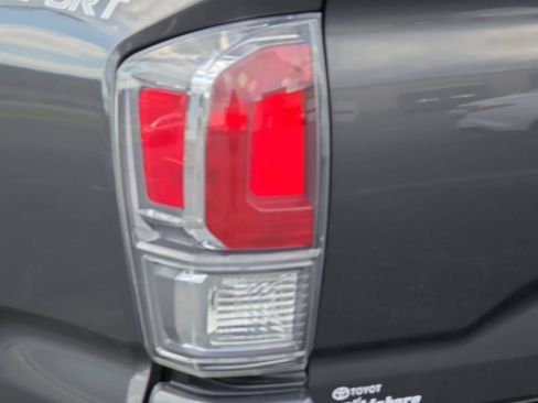 Used 2023 Toyota Tacoma TRD Sport w/ Technology Package AWD/4WD image 32