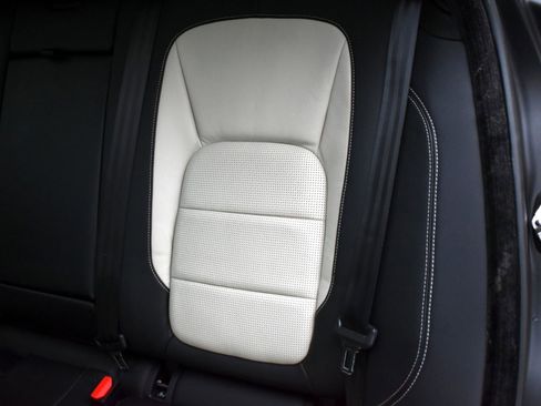 Used 2018 Jaguar F-PACE R-Sport image 41