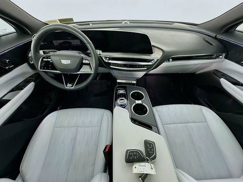 Used 2024 Cadillac Lyriq Luxury RWD image 10