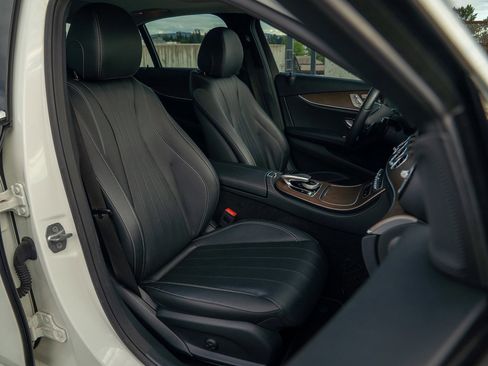 Certified 2018 Mercedes-Benz E 300 4MATIC image 29