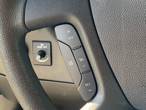 Used 2024 Chevrolet Express 2500 w/ Driver Convenience Package image 24