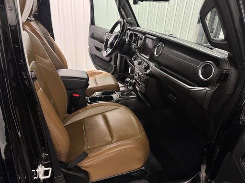 Used 2021 Jeep Wrangler Unlimited Sahara w/ Cold Weather Group image 18