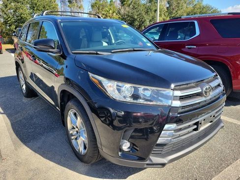 Used 2019 Toyota Highlander Limited Platinum image 2