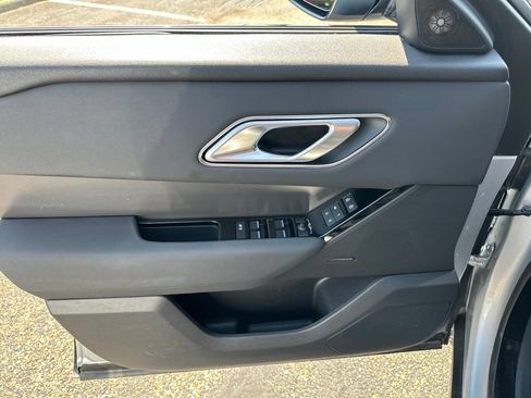 Used 2025 Land Rover Range Rover Velar Dynamic SE AWD/4WD image 43