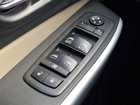 Certified 2018 Jeep Cherokee Limited image 31