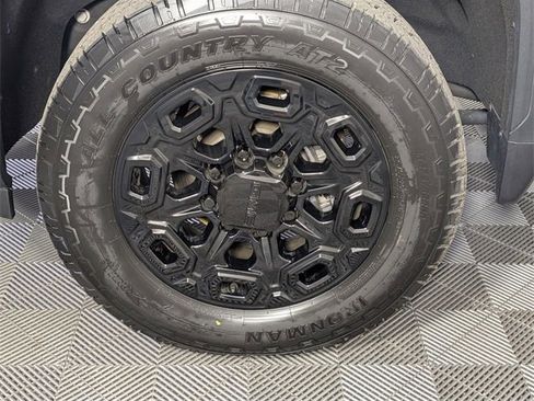 Certified 2025 GMC Sierra 2500 AT4 w/ AT4 Premium Plus Package image 8