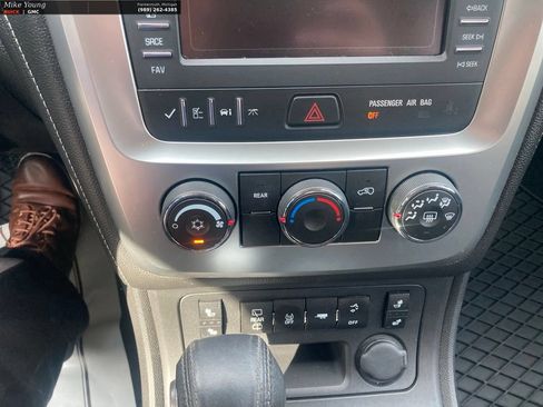 Used 2014 GMC Acadia SLE FWD image 29
