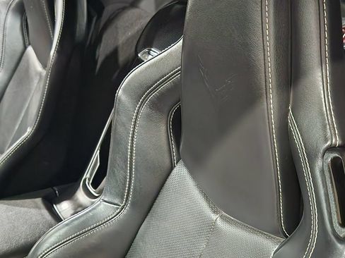 Used 2021 Chevrolet Corvette Stingray Coupe w/ Z51 Performance Package RWD image 32