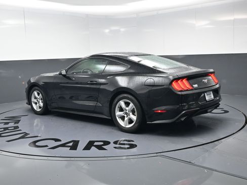 Used 2018 Ford Mustang Coupe image 7