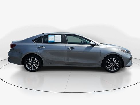 Used 2023 Kia Forte LXS FWD image 5