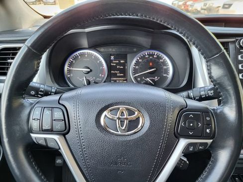 Used 2018 Toyota Highlander XLE AWD/4WD image 14