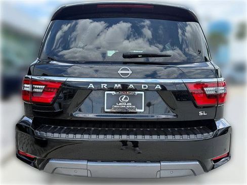 Used 2021 Nissan Armada SL w/ Captain's Chairs Package RWD image 5