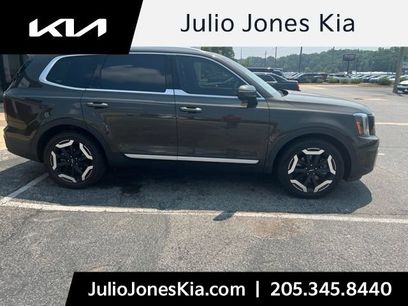 Used 2023 Kia Telluride EX w/ EX Captain's Chair Package