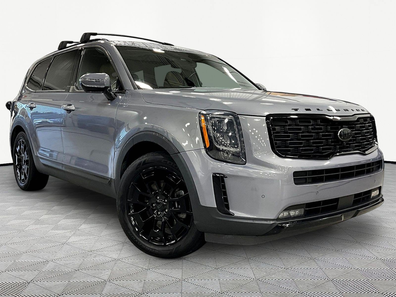 Used 2021 Kia Telluride SX w/ Nightfall Edition Package AWD/4WD image 3