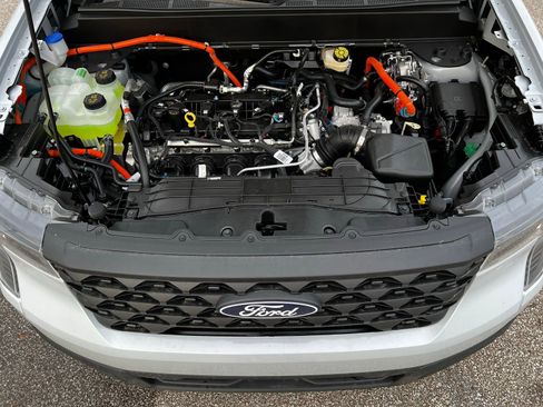 New 2025 Ford Maverick XL image 36