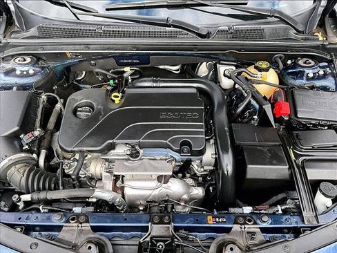 Used 2022 Chevrolet Malibu LT image 11