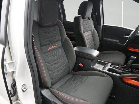 Certified 2025 Nissan Frontier Pro-X RWD image 14