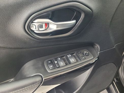 Used 2023 Jeep Cherokee Altitude Lux AWD/4WD image 27