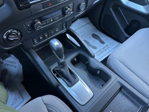 Used 2023 Nissan Frontier SV w/ SV Convenience Package image 8