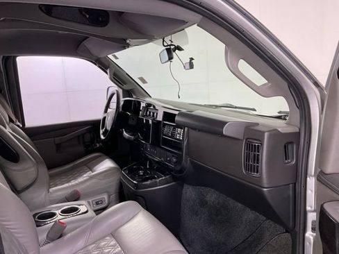 Used 2023 Chevrolet Express 2500 RWD image 25