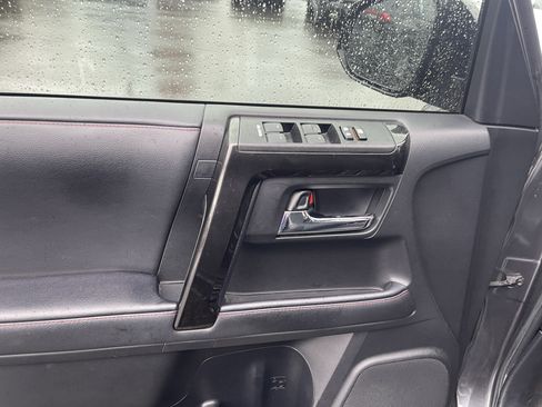 Certified 2020 Toyota 4Runner TRD Off-Road Premium w/ Moonroof Package AWD/4WD image 18