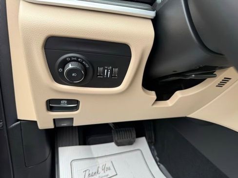 New 2026 Jeep Grand Cherokee Limited AWD/4WD image 16