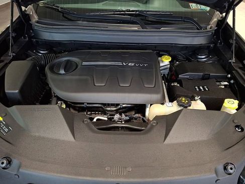 Used 2022 Jeep Cherokee Latitude Lux w/ Sun & Sound Group image 27