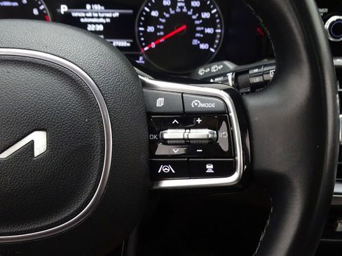 Used 2022 Kia Sorento EX w/ Panoramic Sunroof Package image 29