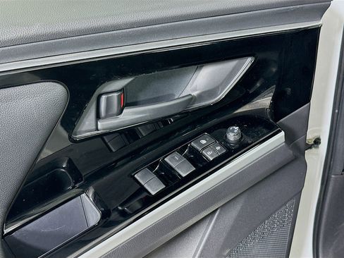 Used 2023 Toyota bZ4X XLE w/ Weather Package image 15