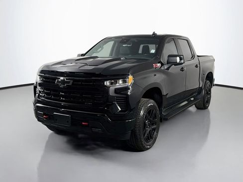 Used 2024 Chevrolet Silverado 1500 LT Trail Boss w/ LT Trail Boss Premium Package AWD/4WD image 3