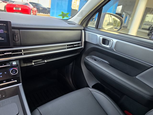 Used 2025 Hyundai Santa Fe SEL FWD image 10