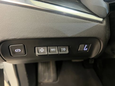 Used 2024 Buick Enclave Premium image 27