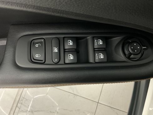 Used 2021 Jeep Compass Limited AWD/4WD image 39