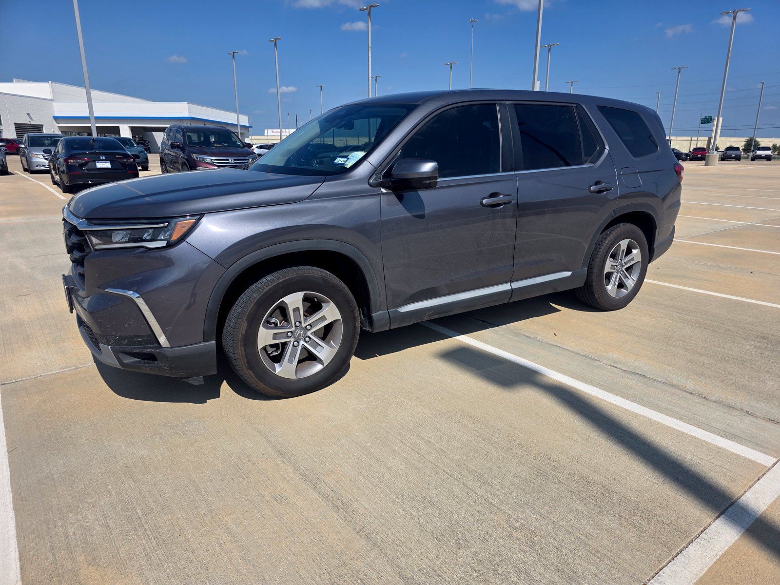 Used 2025 Honda Pilot EX-L image 2
