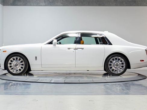 Used 2022 Rolls-Royce Phantom Sedan w/ The Phantom Package RWD image 56