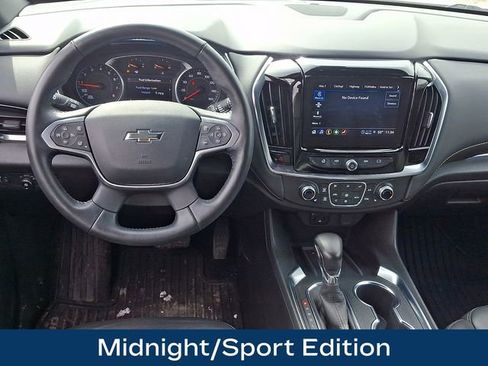 Used 2022 Chevrolet Traverse LT w/ Midnight/Sport Edition AWD/4WD image 3